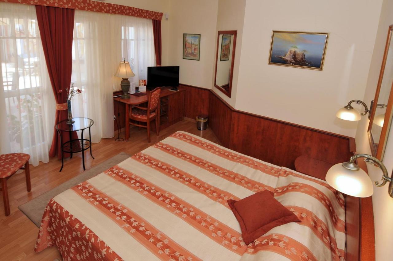 Bed and Breakfast Patria Panzio Erlau Exterior foto