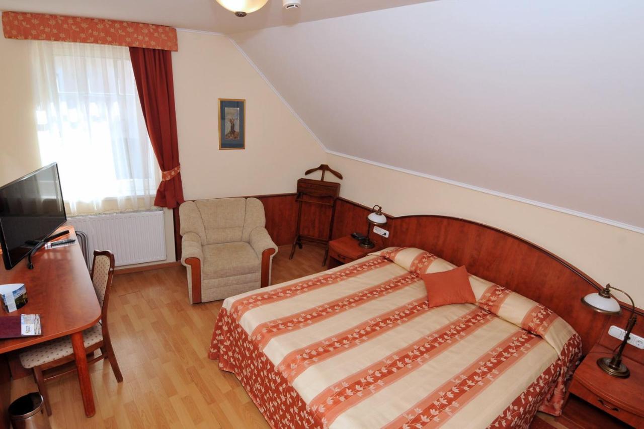 Bed and Breakfast Patria Panzio Erlau Exterior foto