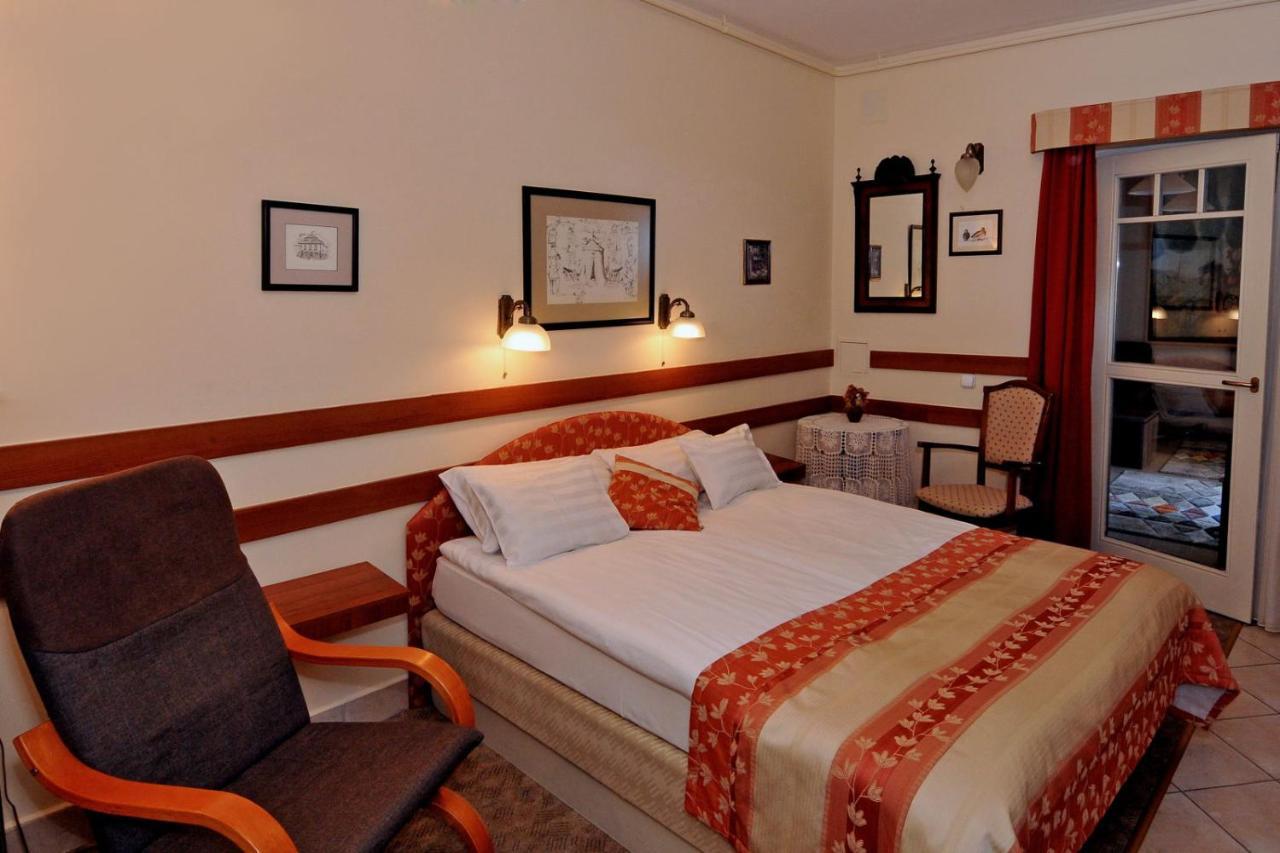 Bed and Breakfast Patria Panzio Erlau Exterior foto